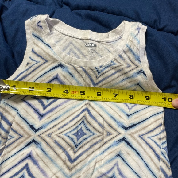 Old navy 5t tank top - Picture 4 of 5